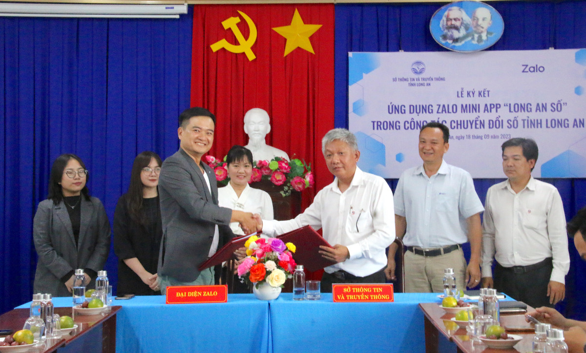 Long An signs cooperation agreement to lauch Long An's Digital Citizenship Platform on Zalo's mini app