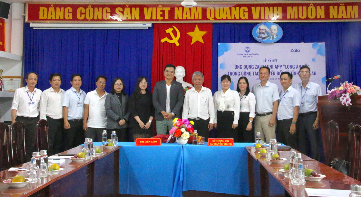 Long An signs cooperation agreement to lauch Long An's Digital Citizenship Platform on Zalo's mini app