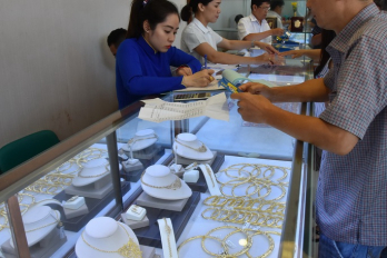 Giá vàng hôm nay 21/9: Vàng biến động dữ dội