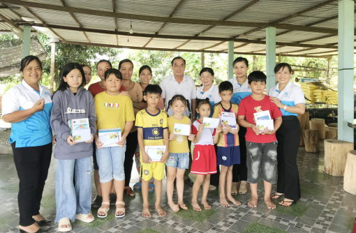 Heo đất khuyến học khuyến tài Heo đất khuyến học khuyến tài