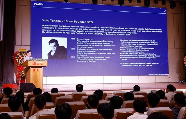 40 sinh viên Đại Học Duy Tân được trả 400 - 800 USD/tháng qua hợp tác với Fore