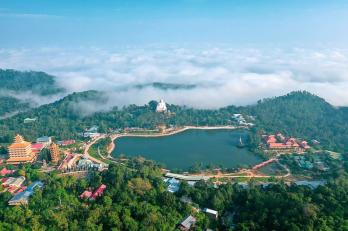Qua miền đất tâm linh