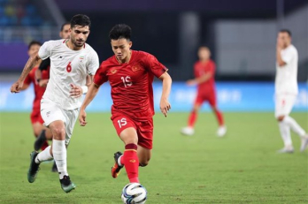 ASIAD 2023: Vietnam men's football faces difficulty after losing 0-4 to Iran