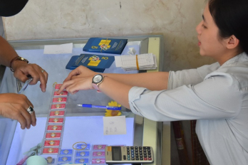 Giá vàng hôm nay 22/9: USD tăng giá dữ dội, vàng lao dốc