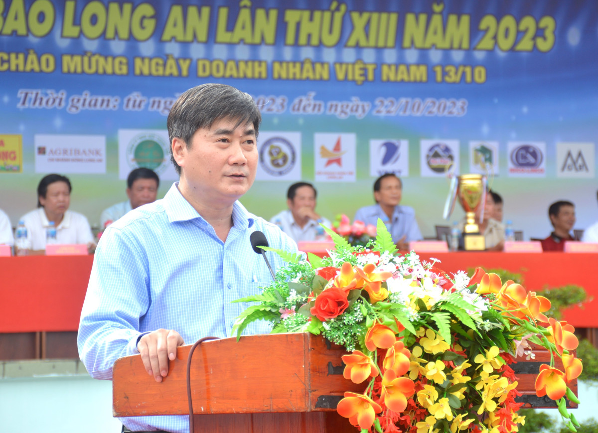 Khai mạc giải bóng đá chào mừng ngày Doanh nhân Việt Nam - Cúp Báo Long An lần thứ XIII