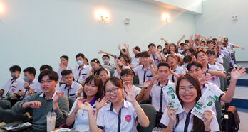 Sôi nổi Liên hoan các Câu lạc bộ tiếng Anh trong trường học năm 2023