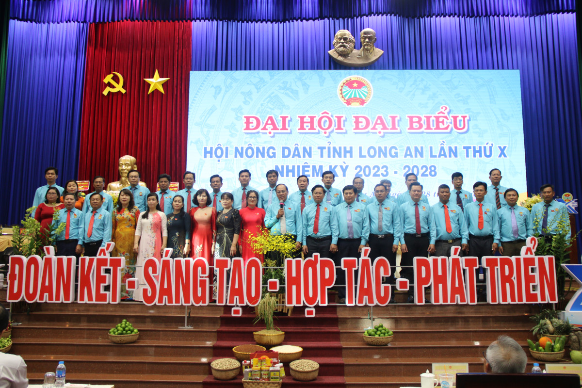 Nông dân Long An không ngừng vươn lên làm giàu và ngày càng năng động, chuyên nghiệp, văn minh hơn