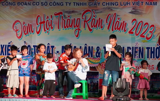 Vui Tết Trung thu cùng con công nhân, lao động