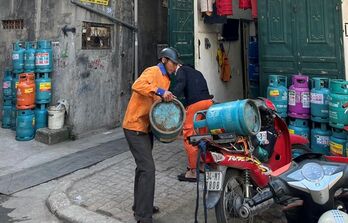 Giá gas bán lẻ trong nước tăng khoảng 20.000 đồng mỗi bình
