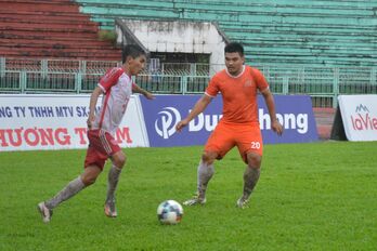 FC Sen Việt thất bại dù chơi lấn lướt, FC Đức Hòa đánh rơi chiến thắng trong phút bù giờ