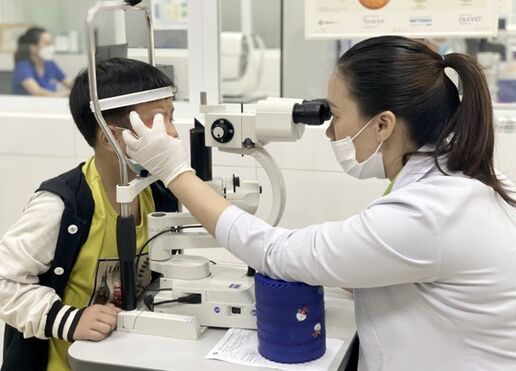 Bác sĩ 24/7: Dấu hiệu nào cho thấy bệnh đau mắt đỏ trở nặng?
