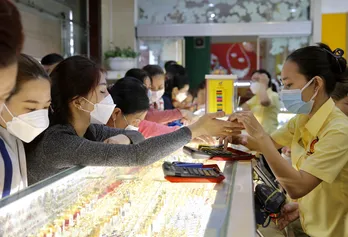 Giá vàng hôm nay 2/10: Vàng SJC tiếp tục giảm