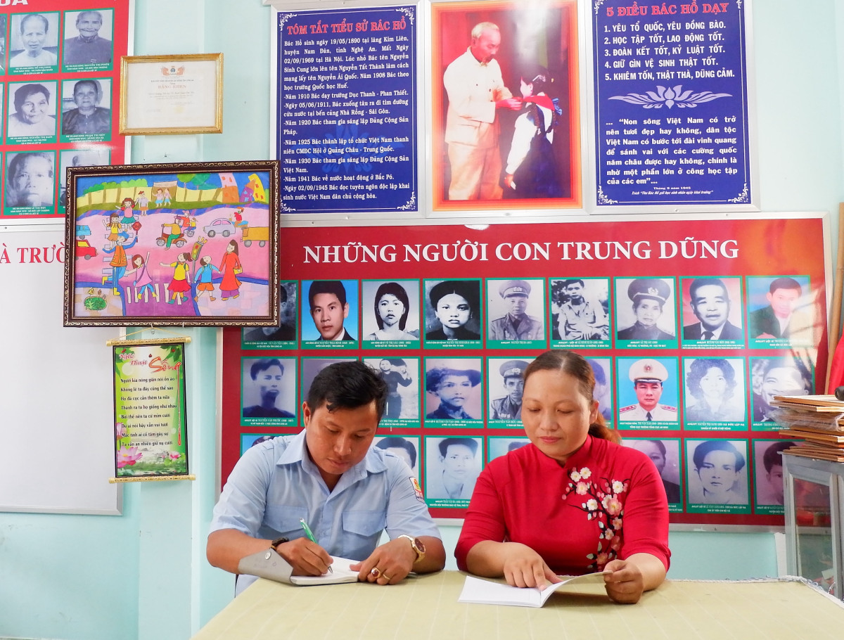 Giáo viên, học sinh Trường Tiểu học Lê Minh Xuân tự hào và ra sức phấn đấu nâng cao chất lượng dạy học
