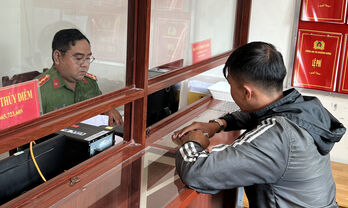 Công an xã Khánh Hưng: 'Điểm sáng' trong cải cách hành chính Công an xã Khánh Hưng: 'Điểm sáng' trong cải cách hành chính