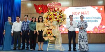 Thành ủy Tân An họp mặt kỷ niệm Ngày truyền thống các Ban Xây dựng Đảng và Văn phòng cấp ủy