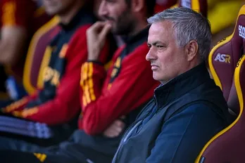 Chế nhạo đối thủ, HLV Mourinho chính thức nhận án phạt từ Liên đoàn Bóng đá Ý