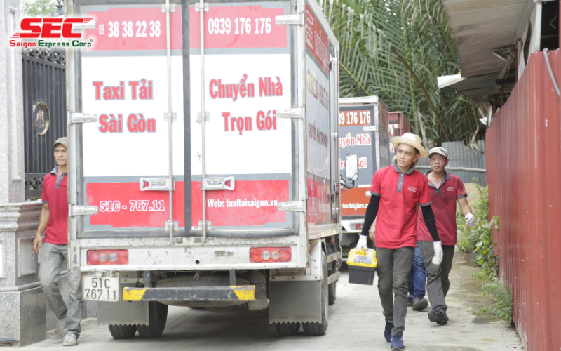 6 lý do nên chọn dịch vụ chuyển nhà trọn gói của Taxi Tải Sài Gòn Saigon Express phục vụ 24/7 cả ngày chủ nhật, ngày lễ, bất cứ lúc nào bạn cần