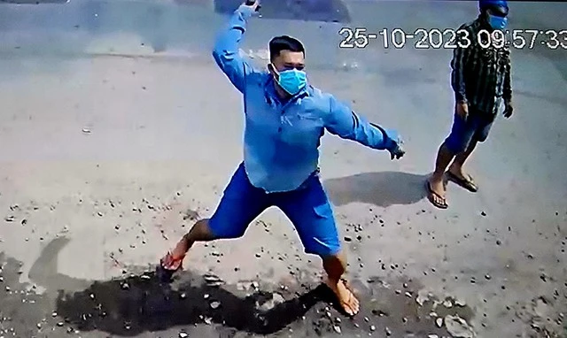 Bến Tre: Điều tra nhóm mang vật giống súng đến một nhà dân đe dọa giết người
