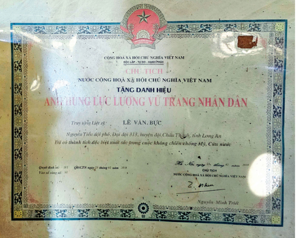 Liệt sĩ Lê Văn Bực được truy tặng danh hiệu Anh hùng Lực lượng vũ trang nhân dân năm 2010