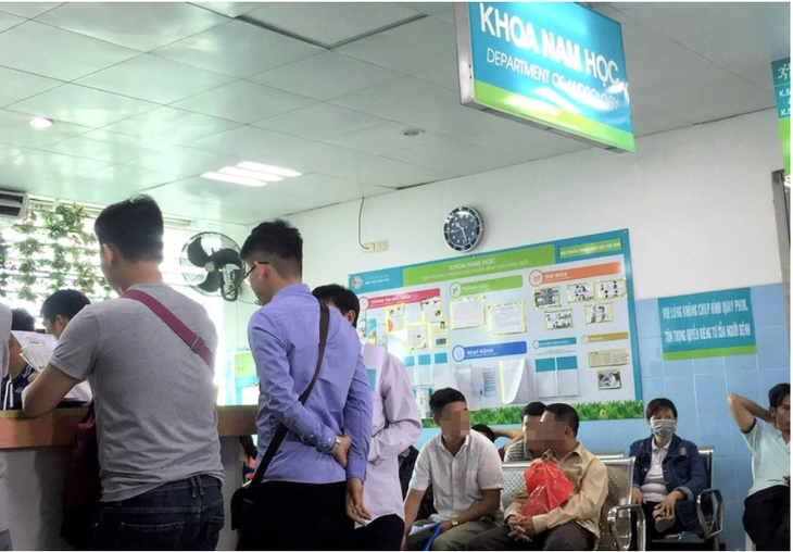 Cơ thể hoàn toàn khỏe mạnh nhưng 'bất lực', vì sao? Nam giới đi khám nam học ngày càng gia tăng và trẻ hóa - Ảnh: Xuân Mai