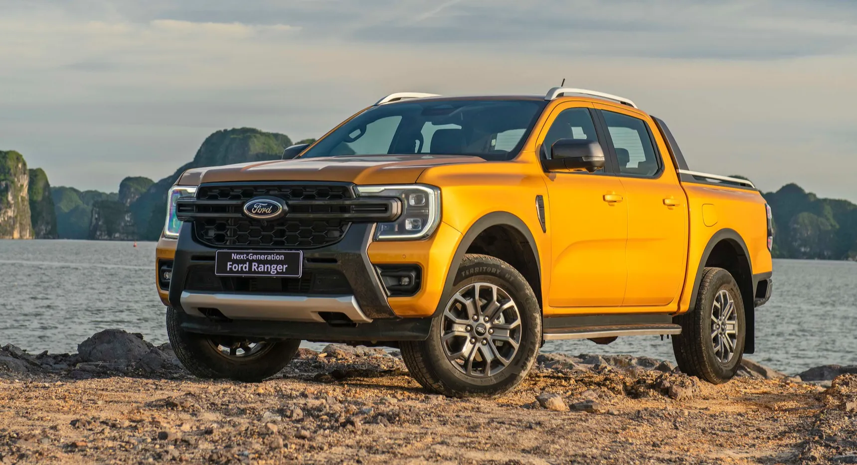 Tương tự Mitsubishi Xpander, Ford Ranger cũng thuộc hàng ô tô bán chạy nhất Việt Nam cũng như khu vực Đông Nam Á. Trong 9 tháng đầu năm 2023, Ford đã bán ra 64.187 xe tại Đông Nam Á, tăng 18,9% đồng thời tăng 3 bậc xếp hạng so với cùng kỳ năm ngoái.