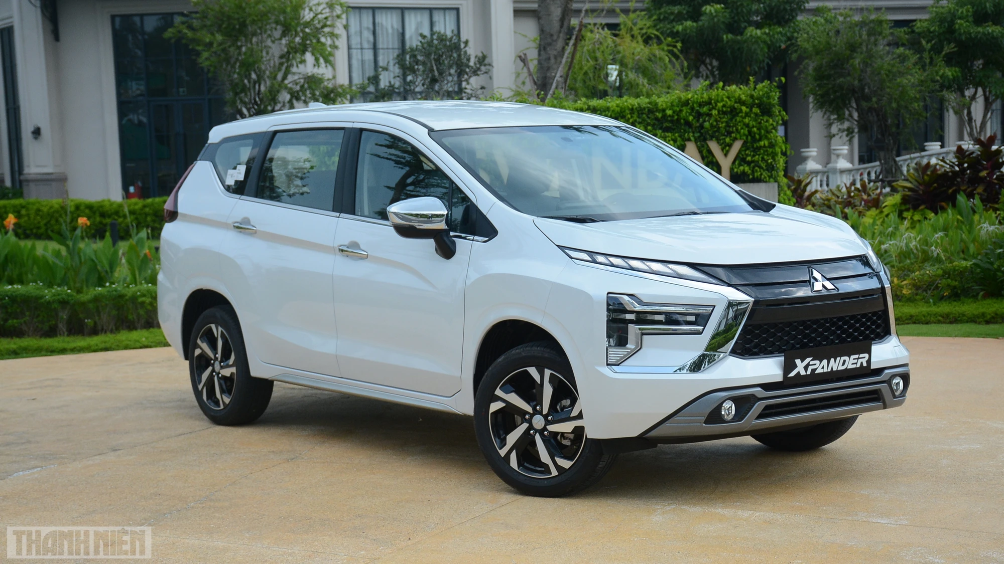 Mitsubishi Xpander hiện đang là mẫu ô tô bán chạy nhất Việt Nam, nhưng tính toàn thị trường Đông Nam Á chỉ xếp thứ 6 với 71.959 xe bán ra, trong đó thị trường Indonesia và Việt Nam chiếm tỷ lệ cao nhất. So với cùng kỳ năm ngoái, doanh số Mitsubishi Xpander tăng 3,2%.