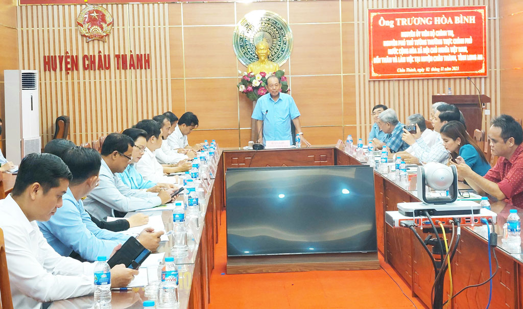 Nguyên Phó Thủ tướng Thường trực Chính phủ - Trương Hòa Bình khảo sát vị trí xây dựng Khu lưu niệm cố nhạc sĩ Cao Văn Lầu tại huyện Châu Thành