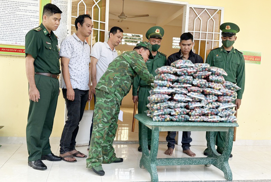Phòng, chống buôn lậu dịp cuối năm Đồn Biên phòng Cửa khẩu Mỹ Quý Tây bắt giữ buôn lậu