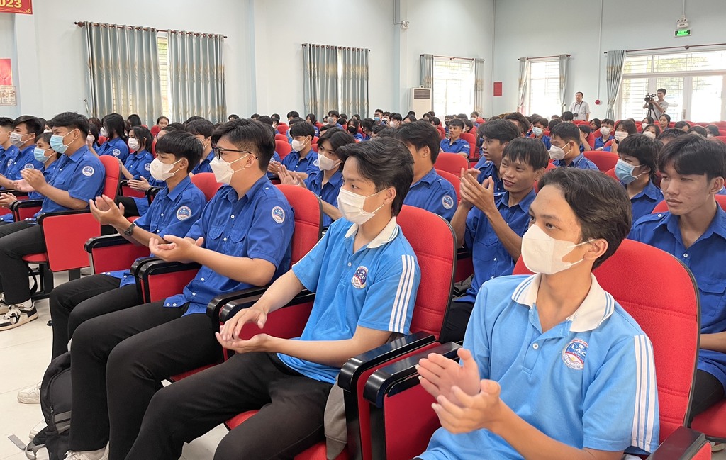 Long An College opens first Logistics Vocational Intermediate class