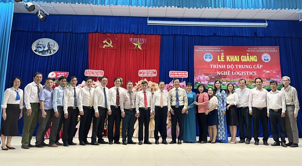 Long An College opens first Logistics Vocational Intermediate class