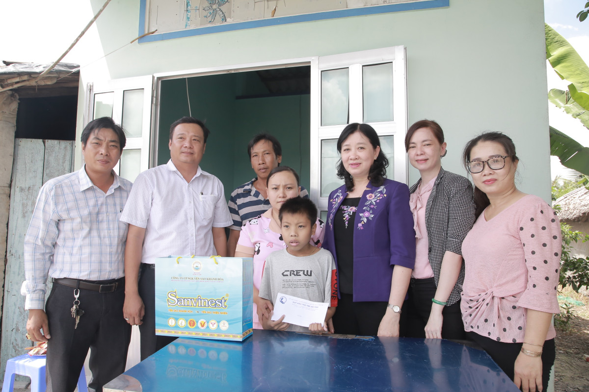 Bệnh suy thận mạn tính đã cướp đi tuổi thơ vui tươi của em Lê Trần Tiến Cường. Sự quan tâm, hỗ trợ của những tấm lòng thảo thơm tiếp thêm động lực để em vươn lên