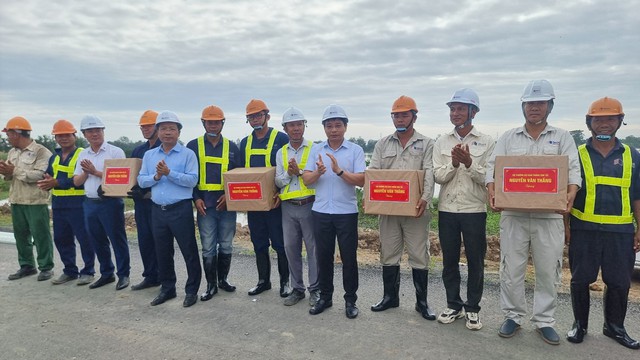 Cao tốc Cần Thơ - Cà Mau cần 17 triệu khối cát