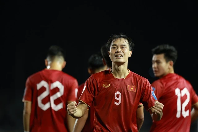 Văn Toàn cùng đội tuyển Việt Nam khởi đầu thuận lợi ở vòng loại thứ 2 World Cup 2026