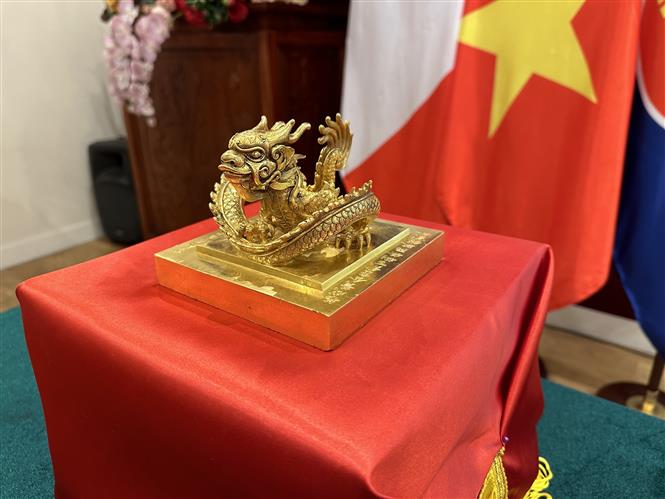 Chuyển giao ấn vàng “Hoàng đế chi bảo” từ Pháp về Việt Nam