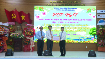 Long An College celebrates 41st anniversary of Vietnamese Teachers' Day
​