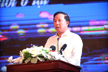 Long An Provincial People's Committee holds memorial ceremony for victims of traffic accidents