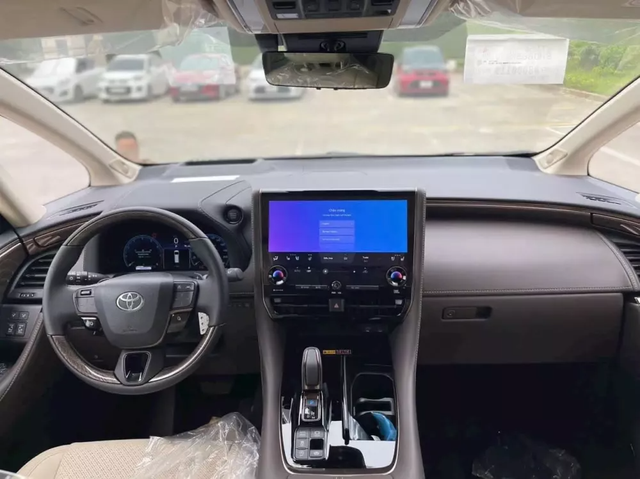 Nội thất Toyota Alphard 2024 thiết kế lại