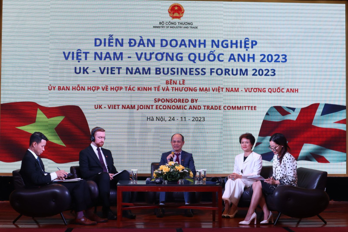 Hiệp định CPTPP: Động lực mạnh mẽ thúc đẩy thương mại, đầu tư Việt Nam-Anh Các diễn giả trao đổi tại Diễn dàn Việt Nam-Vương Quốc Anh. (Ảnh: PV/Vietnam+)