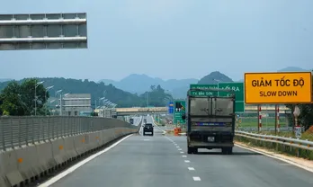 Rà soát nâng tốc độ đường cao tốc phân kỳ đầu tư 4 làn xe lên 90km/h