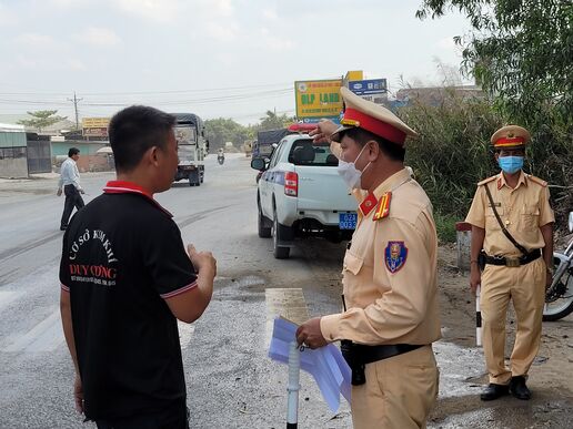 Thượng tôn pháp luật để xây dựng văn hóa giao thông