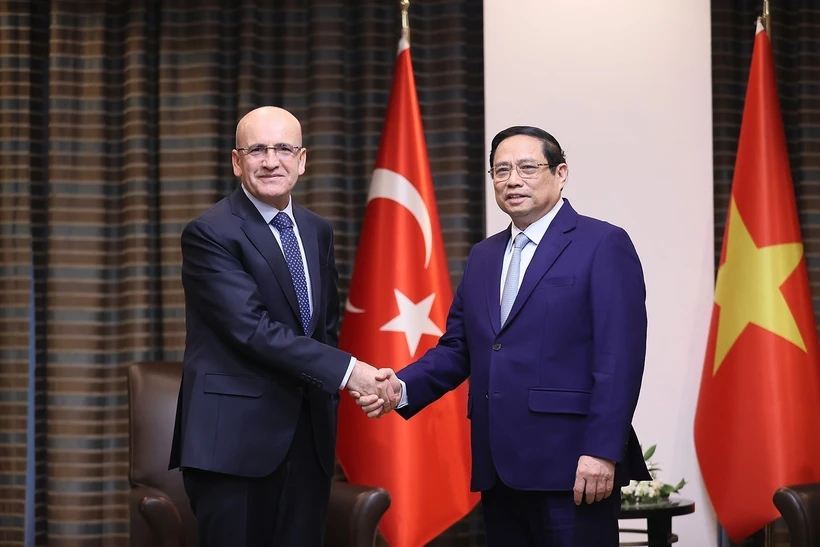 Việt Nam là một trong những đối tác kinh tế ưu tiên của Thổ Nhĩ Kỳ tại châu Á Thủ tướng Phạm Minh Chính tiếp Bộ trưởng Ngân khố và Tài chính Thổ Nhĩ Kỳ Mehmet Simsek. (Ảnh: Dương Giang/TTXVN)