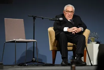 Cựu Ngoại trưởng Mỹ Henry Kissinger qua đời, hưởng thọ 100 tuổi