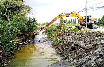 Người dân phản ánh đê ven sông Rạch Cát bị xuống cấp, sạt lở