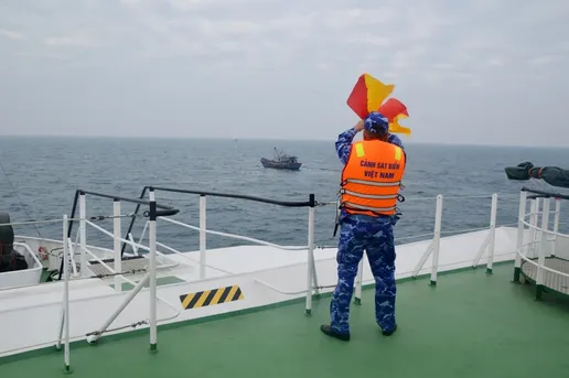 Lực lượng Cảnh sát Biển Việt Nam và Trung Quốc tuần tra liên hợp