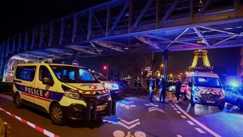 Cảnh sát Pháp bắt giữ nghi phạm tấn công bằng dao ở thủ đô Paris