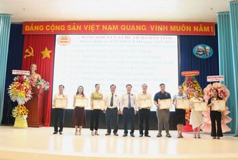 Tuyên dương các tổ chức, cá nhân thực hiện tốt chính sách thuế năm 2022