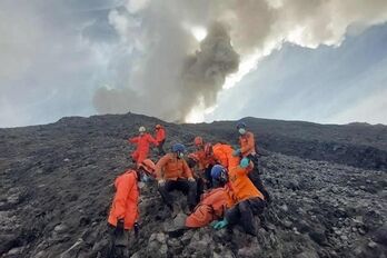 Volcano death toll in Indonesia rises to 22