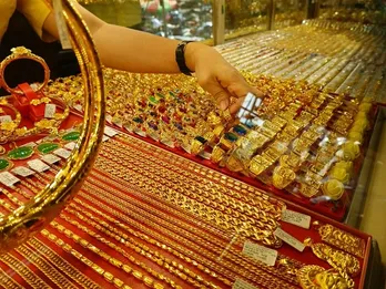 Giá vàng hôm nay 8/12: Vàng nhẫn lên 62 triệu đồng