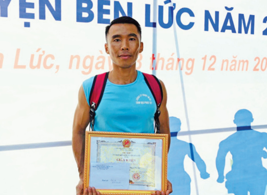 Tham gia giải việt dã, cự ly 4.000m năm nay, anh Nguyễn Phước Hòa về thứ 2, chỉ sau vận động viên của Câu lạc bộ Long An Runer 4s