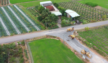 Tân Trụ: 'Dân vận khéo' làm đường giao thông nông thôn